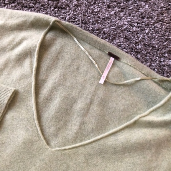 ✨ SALE Free People Love Like This Cashmere Pullover Sweater - Pistachio - Picture 5 of 6